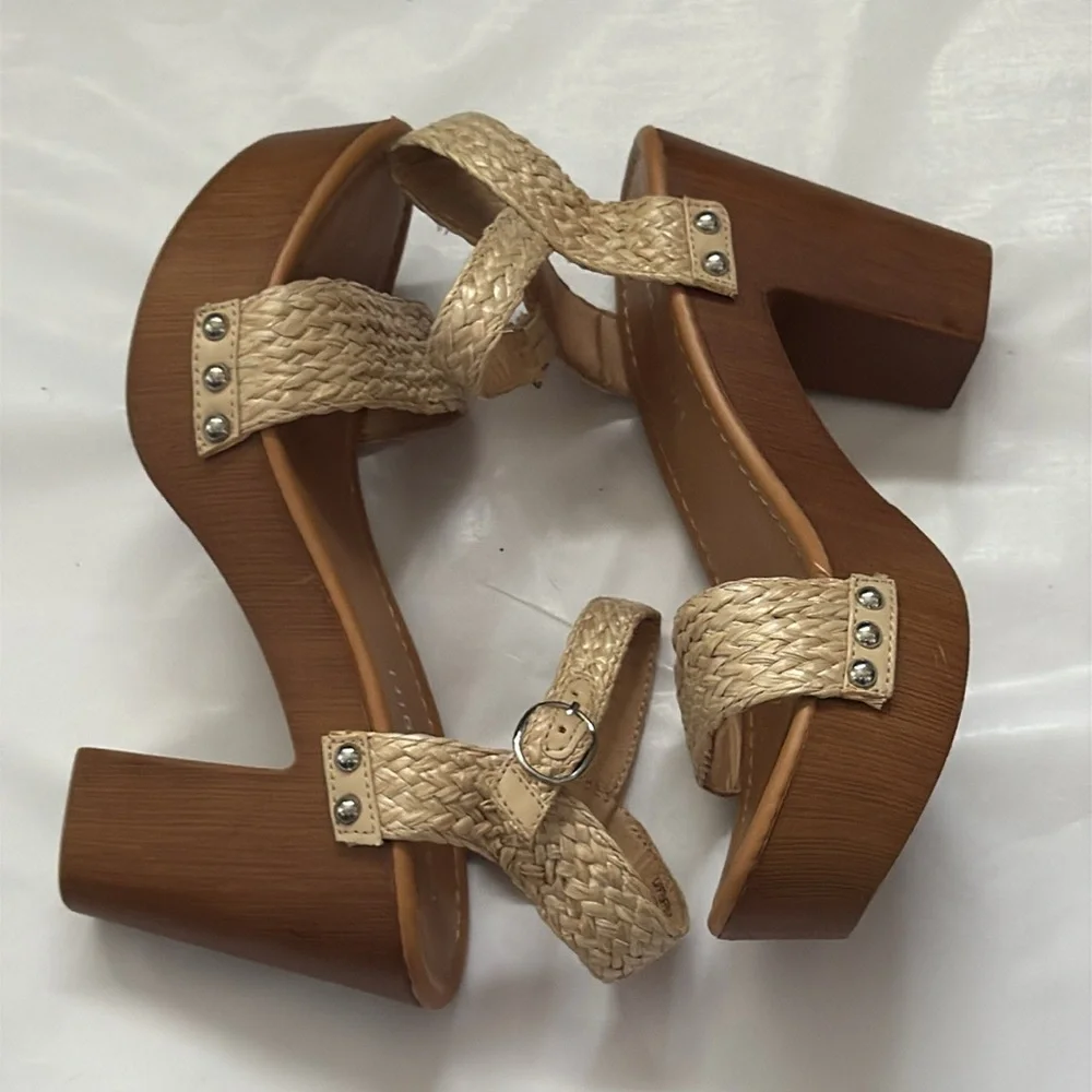 Madden Girl Lifft‎ Platform high heel raffia sandals Sz 7
